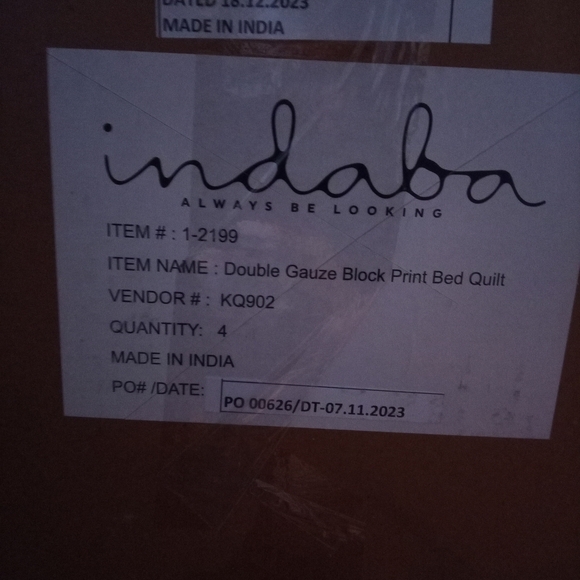 Elegant Indaba Cream Patterned Quilt - Picture 2 of 3